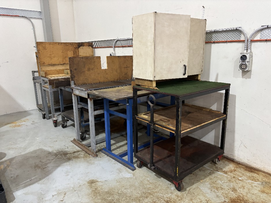 <p>6 x Work Benches</p>