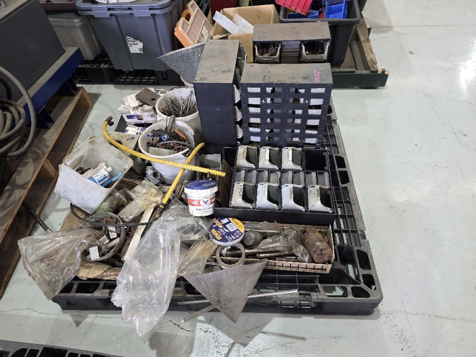 <p>Miscellaneous Pallet</p>