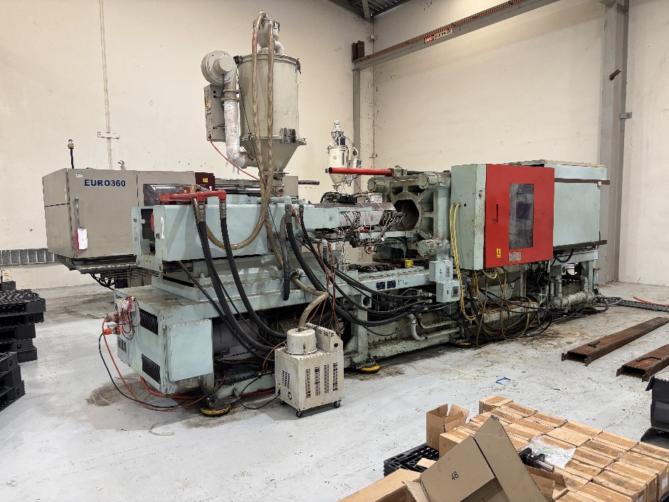 <p>Kawaguchi K365-I Plastic Injection Moulding Machine</p>