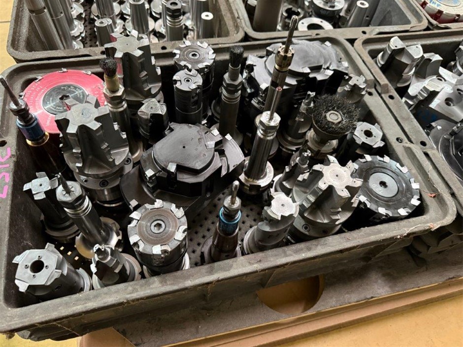 HSK A63 Facemill Holders (With Assorted Milling Cutlers)