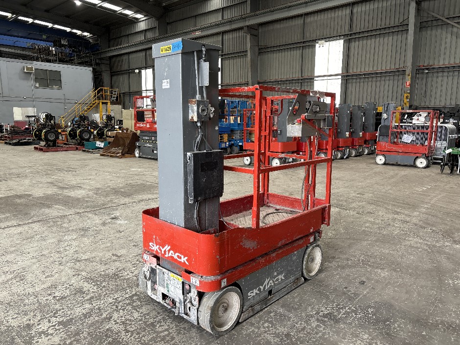 2018 Skyjack SJ16 Vertical Man-Lift  **Non Runner**