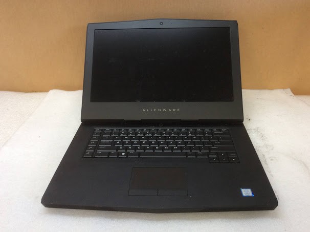 DELL ALIENWARE 15R4 Laptop I7-8750H 8GBRAM/256GB