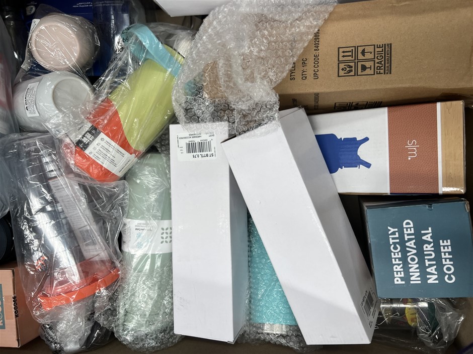 26 x Assorted Kitchenware Products; Incl. Insulated Bottles, Tumblers, Trav