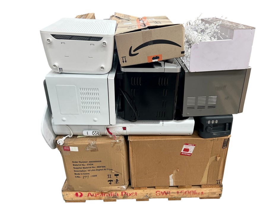 Assorted Returned Kitchen & Household Appliances. NB: Products are untested