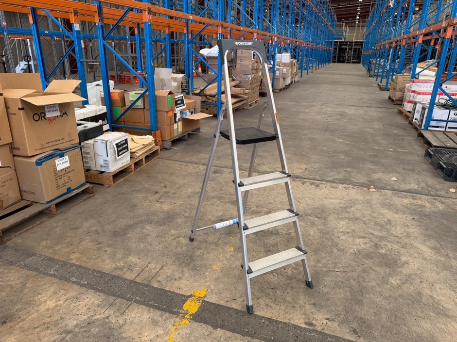 <p>Platform Step Ladder</p>