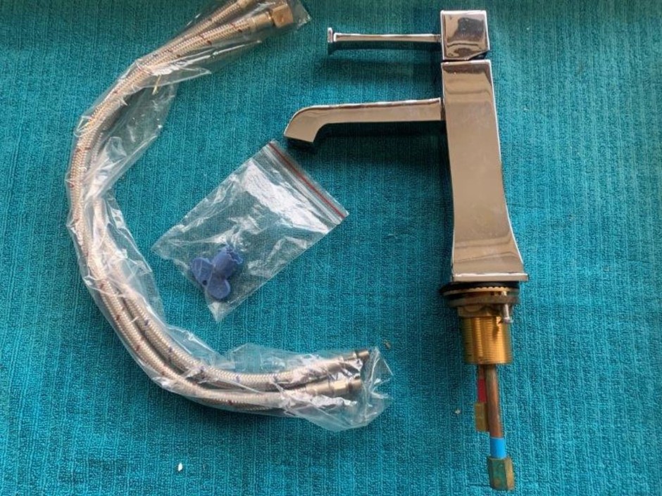 <p>1 x Simply Inspiring Basin Mixing Tap (Unused)</p>