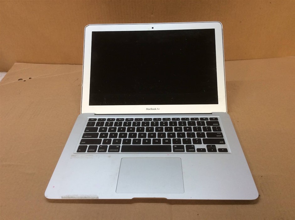 APPLE MACBOOK AIR (A1465)(2924) Laptop I5-5250U 8GBRAM 128GB Silver