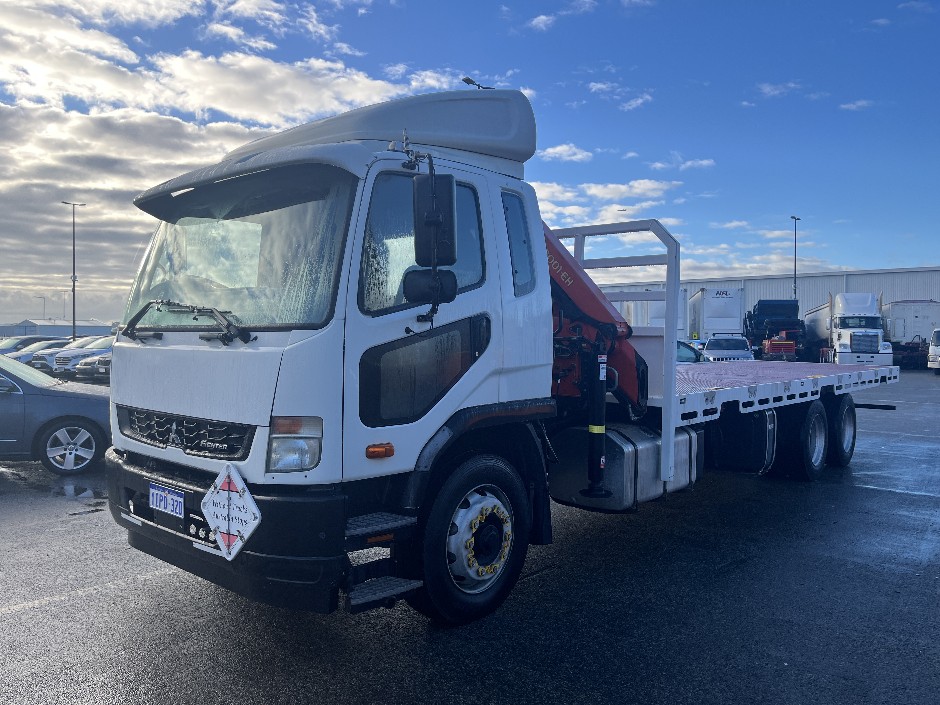 <p>2015 MITSUBISHI FUSO FIGHTER FN 600   6x4 Hiab Tray Truck</p>