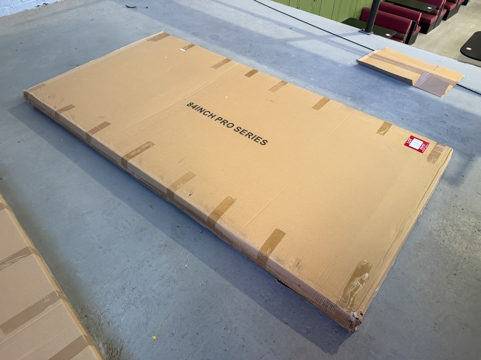 84" Pro Series Oval 10 Player Foldable Poker in Box Unused