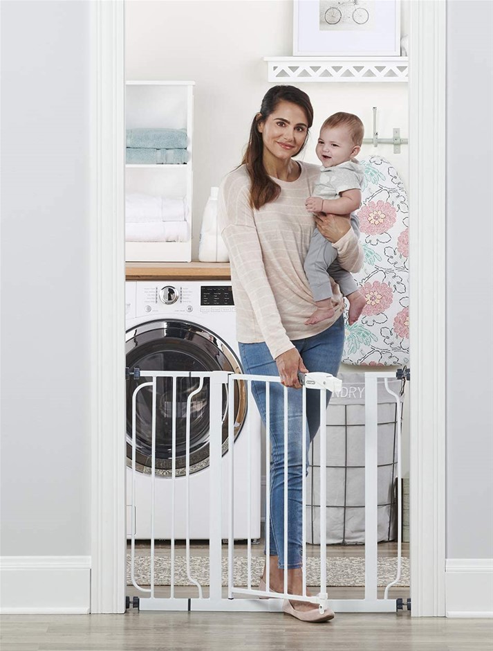 REGALO Easy Step Metal Walkthrough Safety Gate, White, 74 x 98 cm. NB: Not