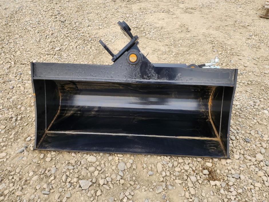 <p>Unused 2026 MIVA 32 in Tilting Excavator Bucket - [Excavator Attachments
