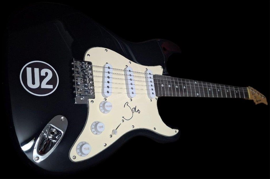 U2'S BONO SIGNED ELECTRIC GUITAR