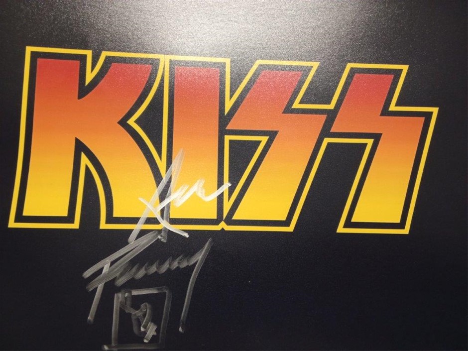 KISS GUITARIST ACE FREELEY SIGNED PHOTO