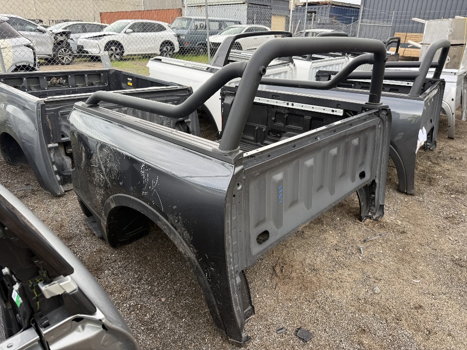 <p>Unknown Model Ute Tray</p>