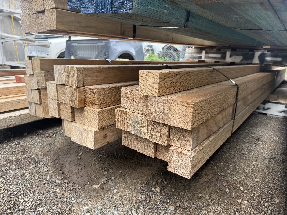 <p>Bundles of structural timber - Unused</p>