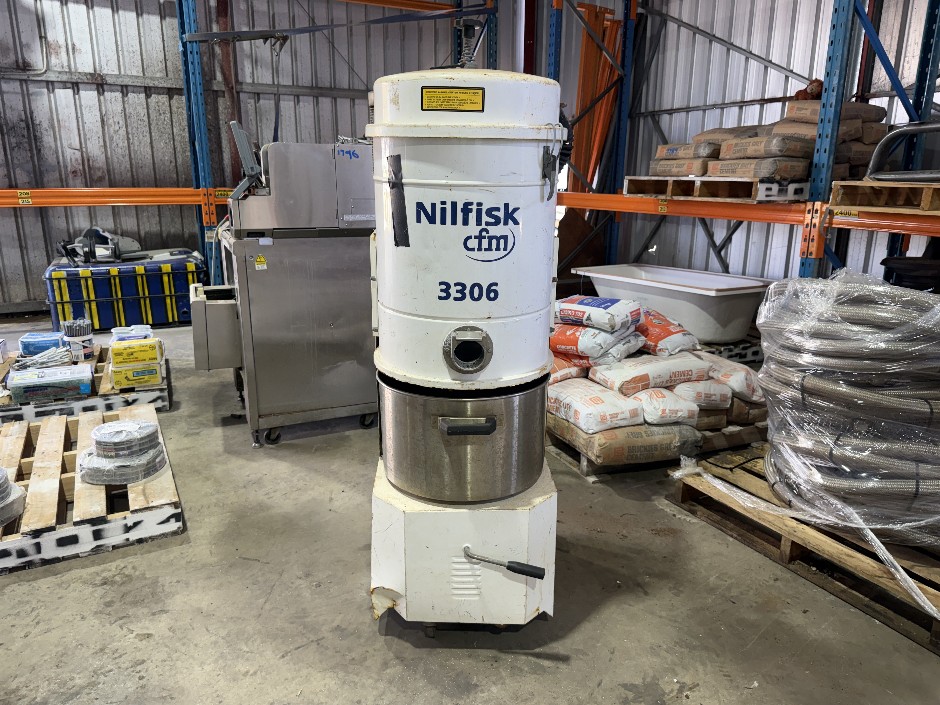 Nilfsk CFM 3306 heavy industrial vacuum