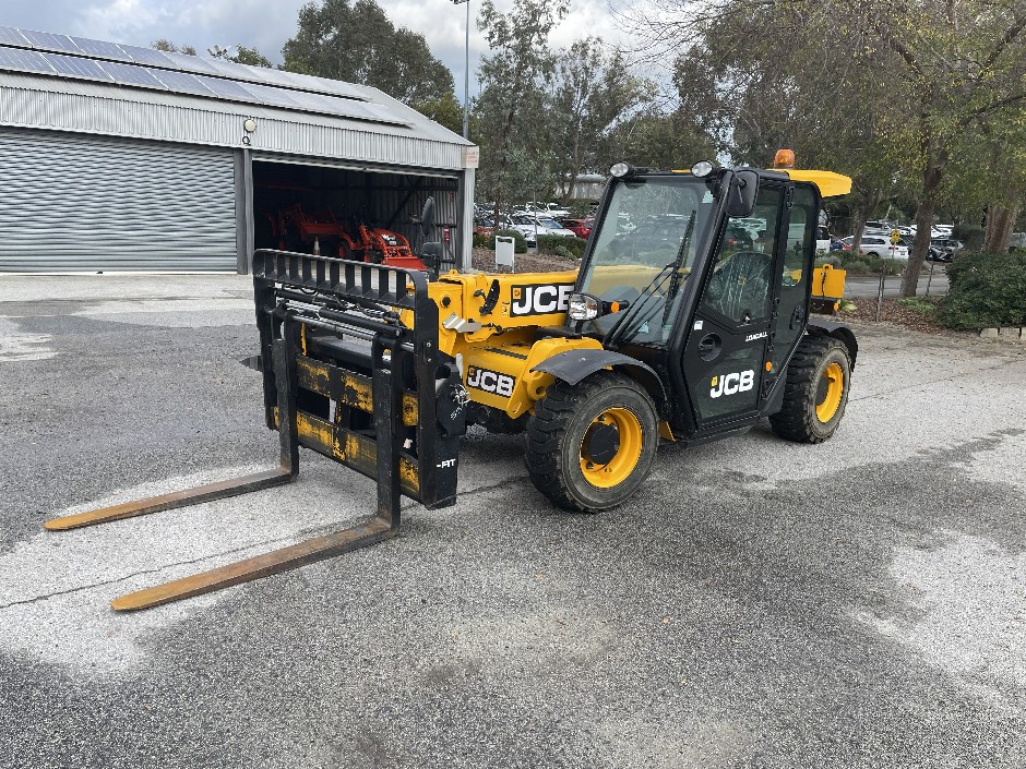 <p>2019 JCB 541-70 Loadall Telehandler 525-60C-PB6007 Diesel</p>