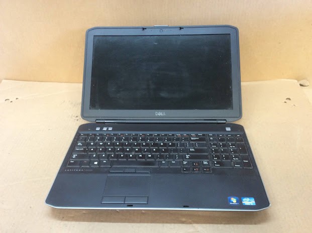 DELL Latitude E5530 Laptop i5-3230M 4GBRAM/320GB Black