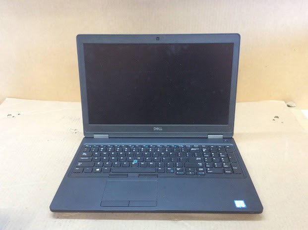 DELL Latitude 5590 Laptop i5-8350U 8GBRAM/256GB Black