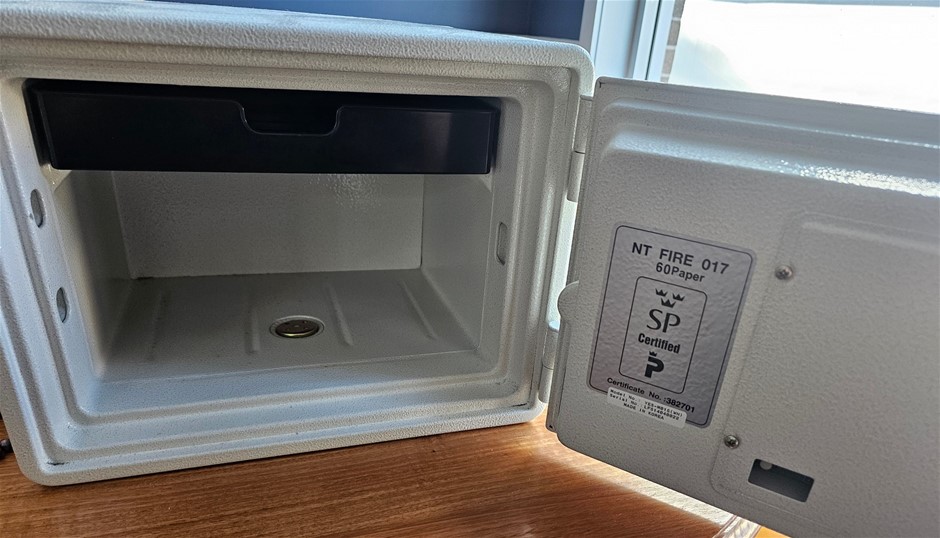 M0150 FIRE RESISTANT HOME DIGITAL SAFE