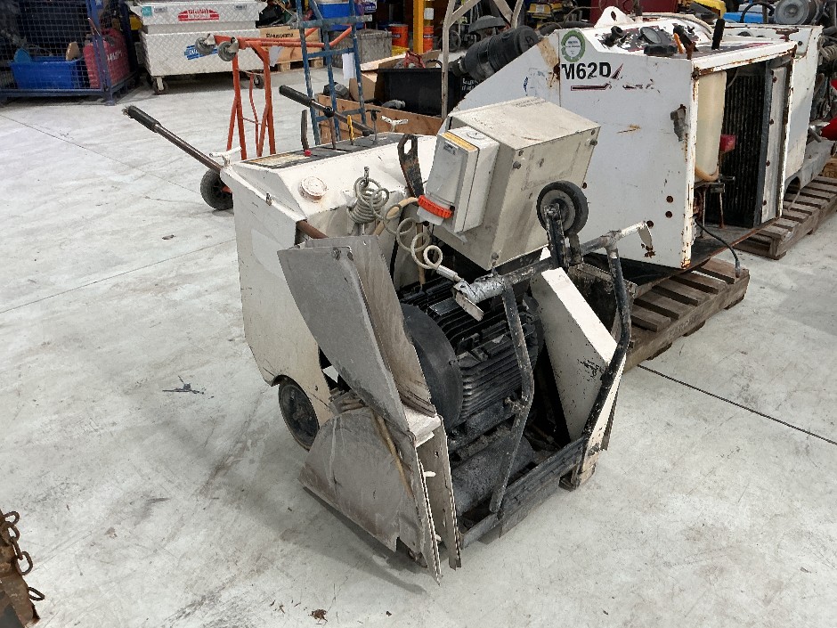 <p>Meca M-35 Electric Road Saw</p>