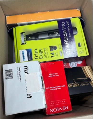 Assorted Items for Kitchen, Bathroom. NB: Some may be missing accessories,