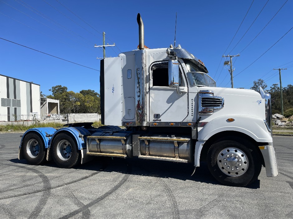 2013 Freightliner Coronado 6x4 Prime Mover