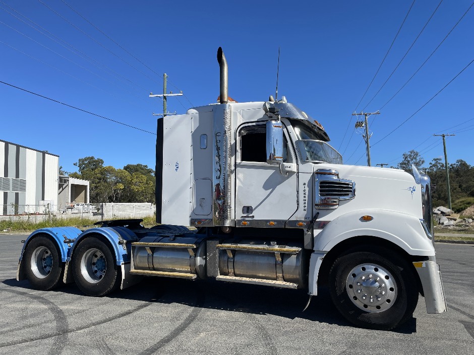2013 Freightliner Coronado 6x4 Prime Mover