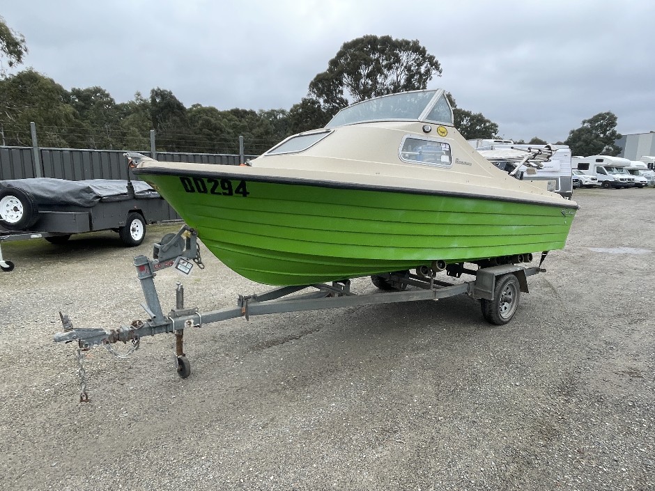 <p>Savage Runaway Boat</p>