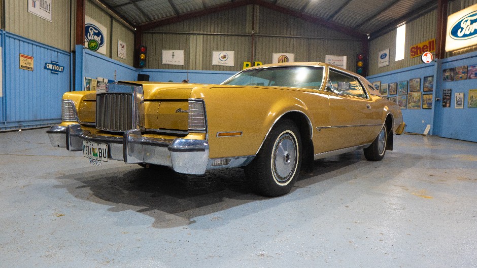 1974 Lincoln Continental Petrol