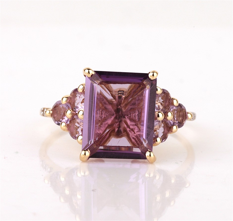 Yellow Gold Natural Amethyst & Diamond Ring with IGI valuation