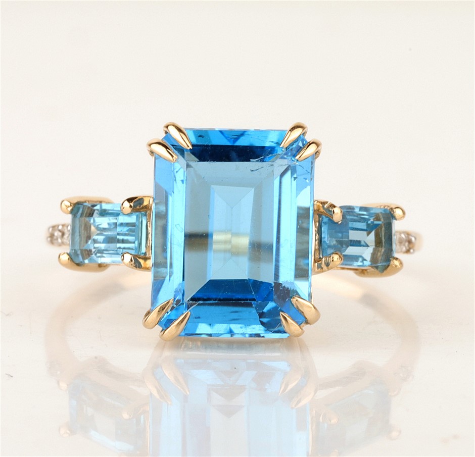 Yellow Gold Natural Swiss Blue Topaz & Diamond Ring  with IGI valuation