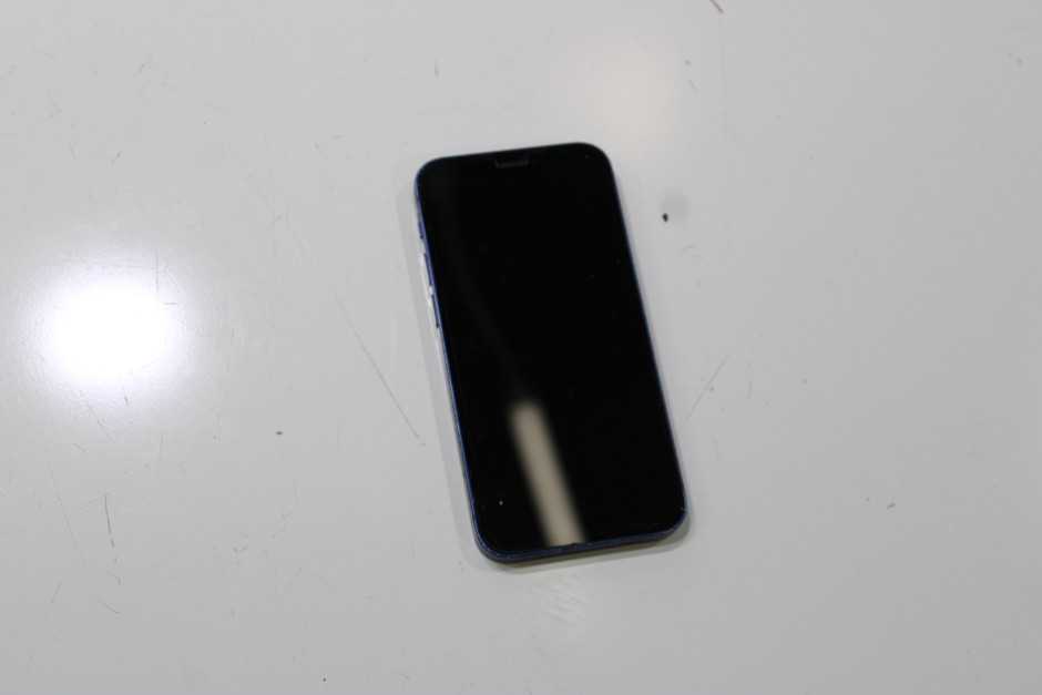 <p>APPLE IPHONE 12 MINI 13.1 A2399</p>