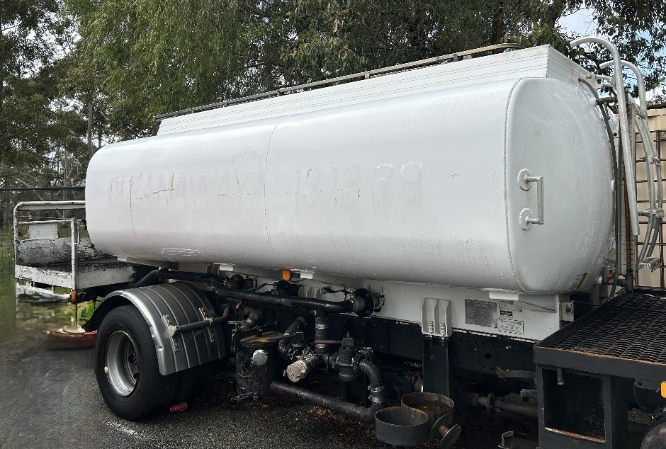 <p>EMCO WHEATON 10,000 Litre Tank</p>