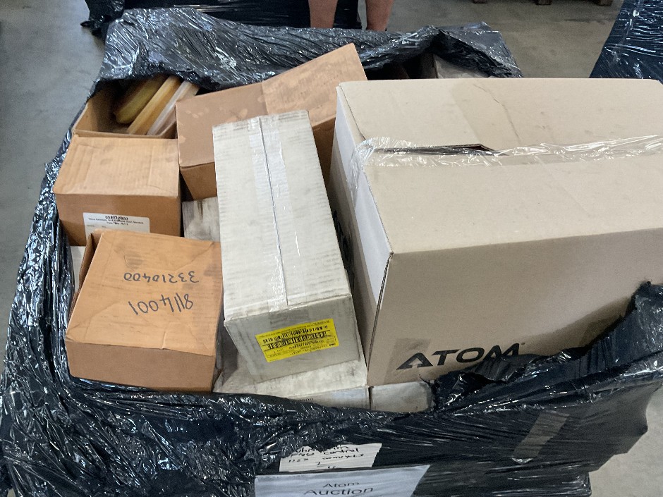 <p>Mixed pallet of goods</p>