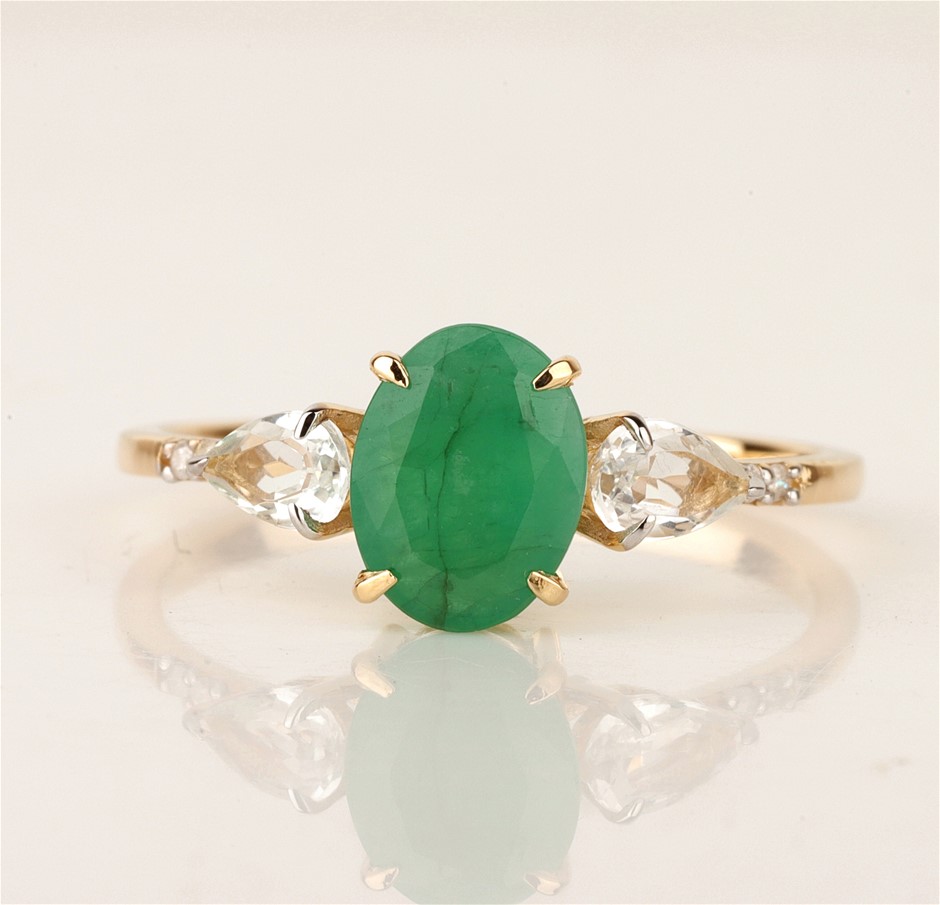 Yellow Gold Natural Emerald/Natural White Topaz&Diamond Ring IGI valuation