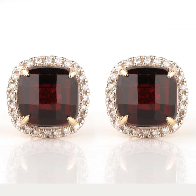 Yellow Gold Natural Garnet & Diamond Earrings with IGI valuation