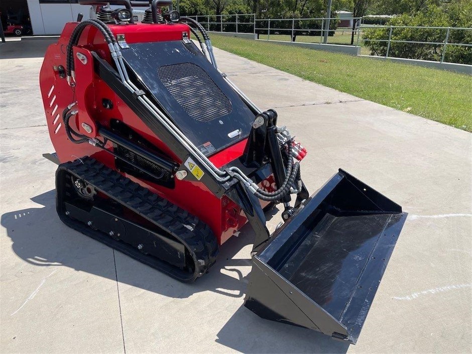 <p>Tracked Mini Loader S382T (Unused)</p>