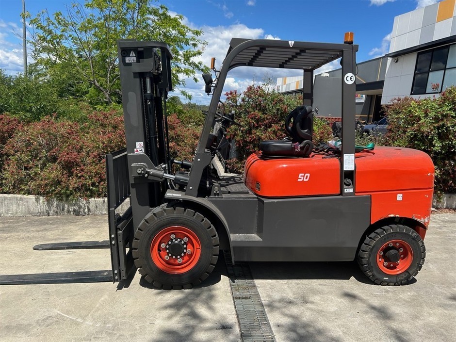 5 Tonne Diesel Forklift - As New Container Mask