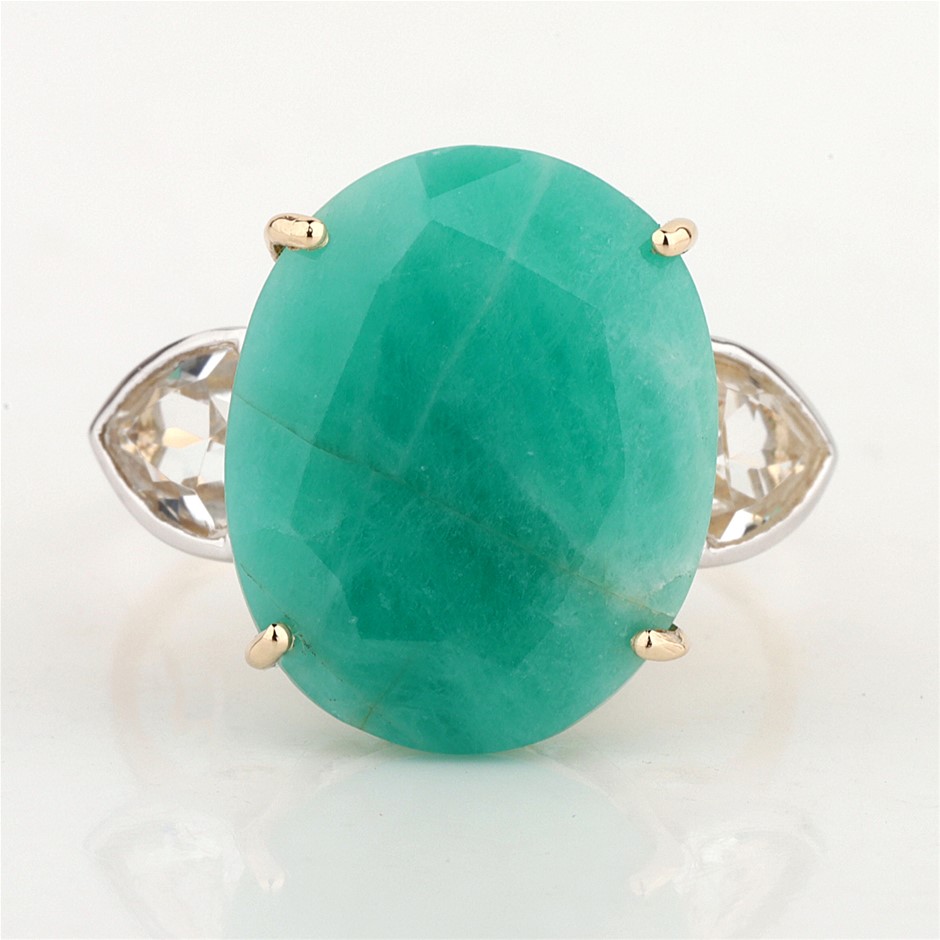 Yellow Gold Natural Emerald / Natural White Topaz Ring with IGI valuation