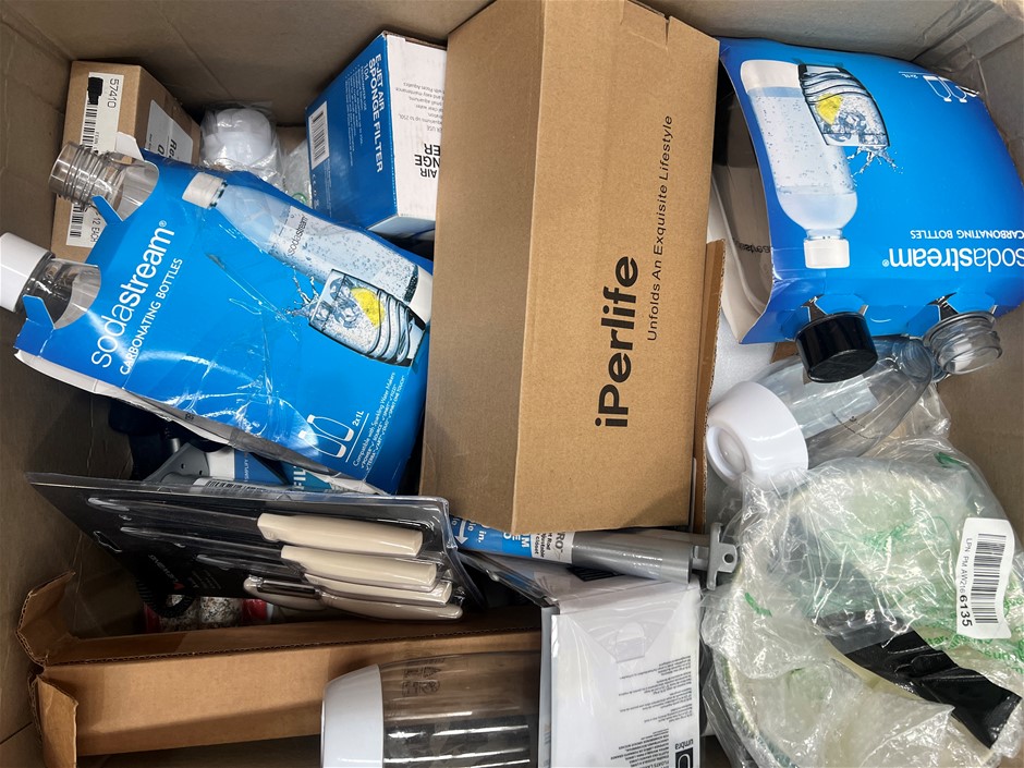 Assorted Kitchenware Items incl: Knives, Sodastream, Iperlife and more. NB: