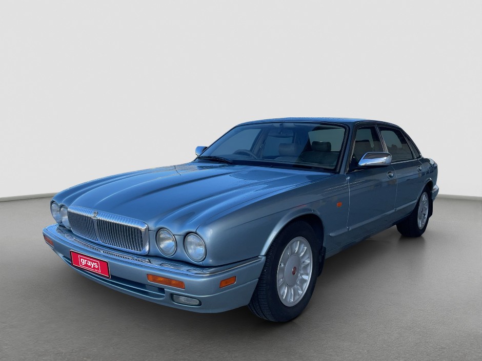1994 Daimler Six Petrol