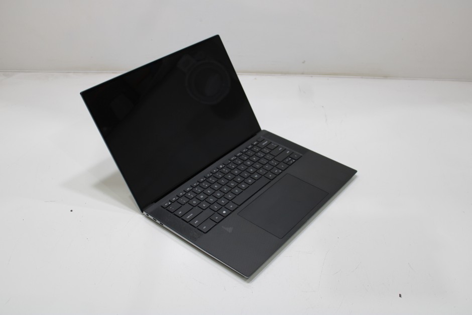 <p>DELL PRECISION 5560</p>