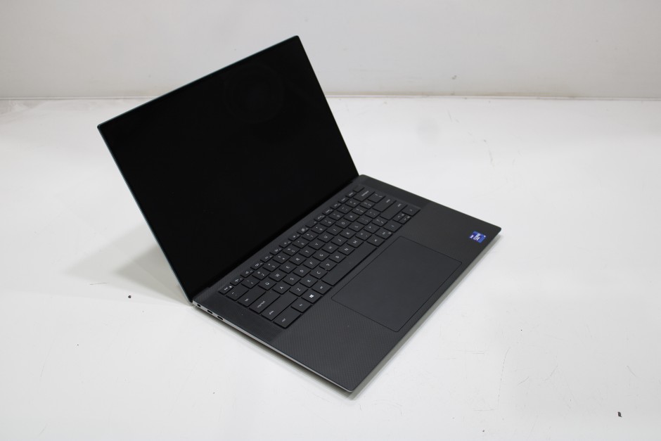 <p>DELL PRECISION 5560</p>