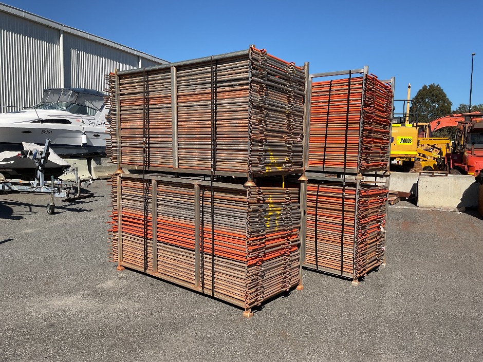 <p>4 x Stillage of Steel Barriers</p>