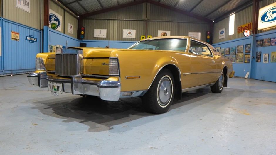 1974 Lincoln Continental  Petrol
