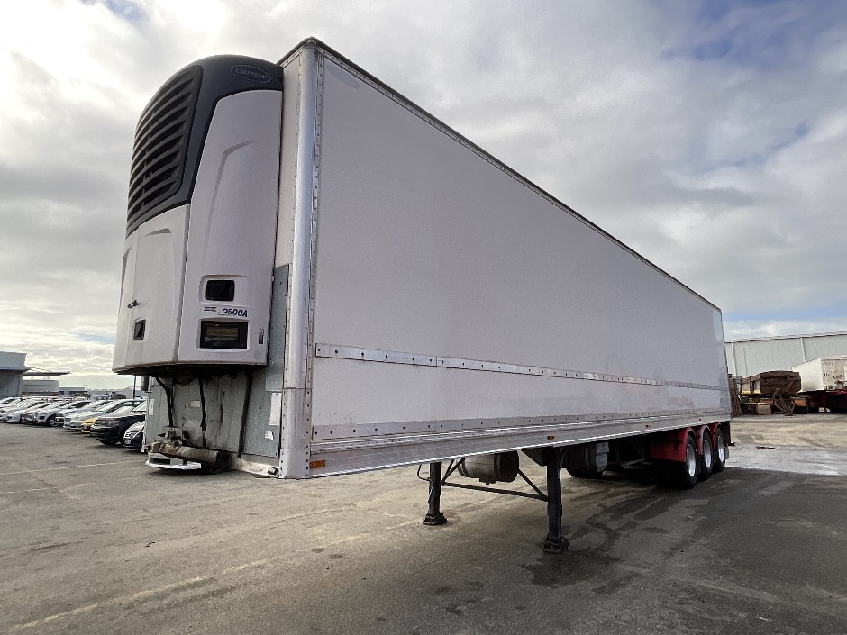 Custom Refrigerated Pantech Trailer Tri-Axle