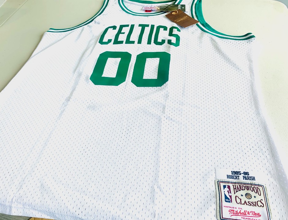 Robert Parish Signed Celtics 1985-86 Mitchell & Ness Authentic Jersey - Beckett