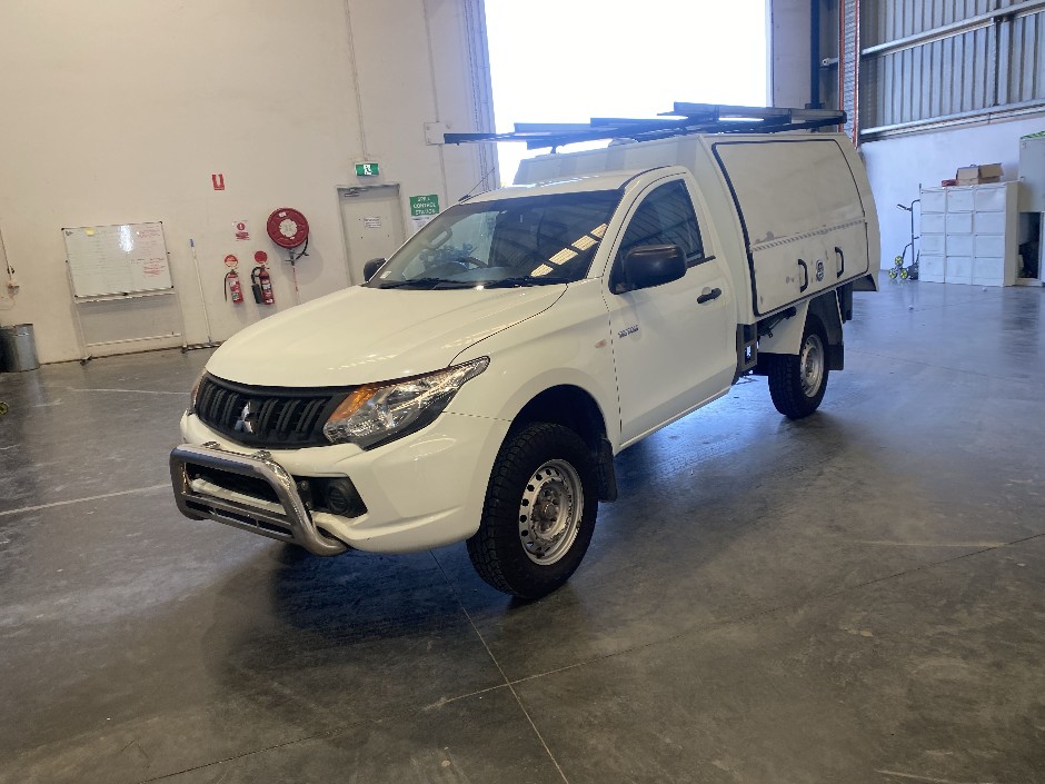 2016 Mitsubishi Triton GLX Petrol