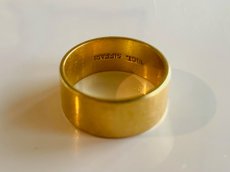 <p>Vintage estate 18carat gold men’s ring - stamped 18ct</p>